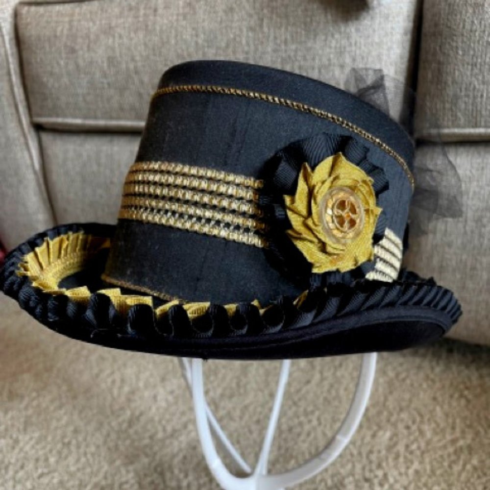 Steampunk Top Hat - Black and Gold. Victorian, costume, Halloween, re-enactment